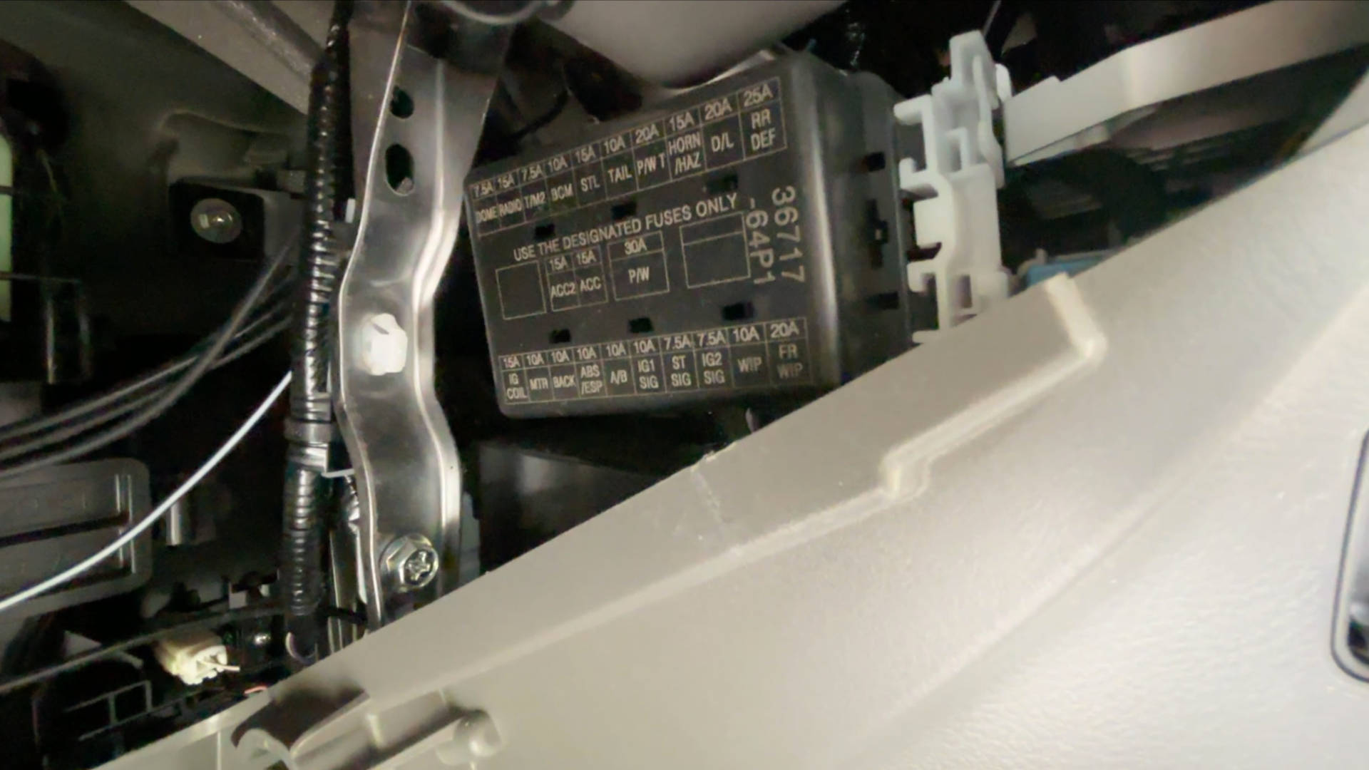 【軽バンカスタマイズ25】何時でもパワーウィンドウで車中泊をもっと快適に❗️