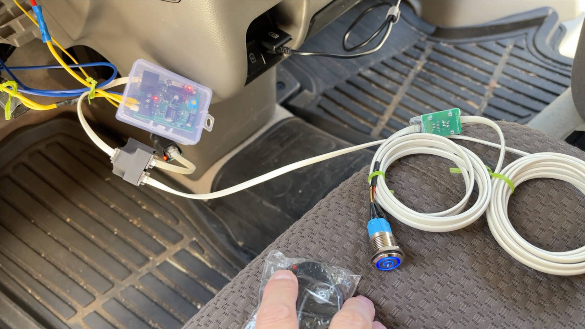 【軽バンカスタマイズ25】何時でもパワーウィンドウで車中泊をもっと快適に❗️