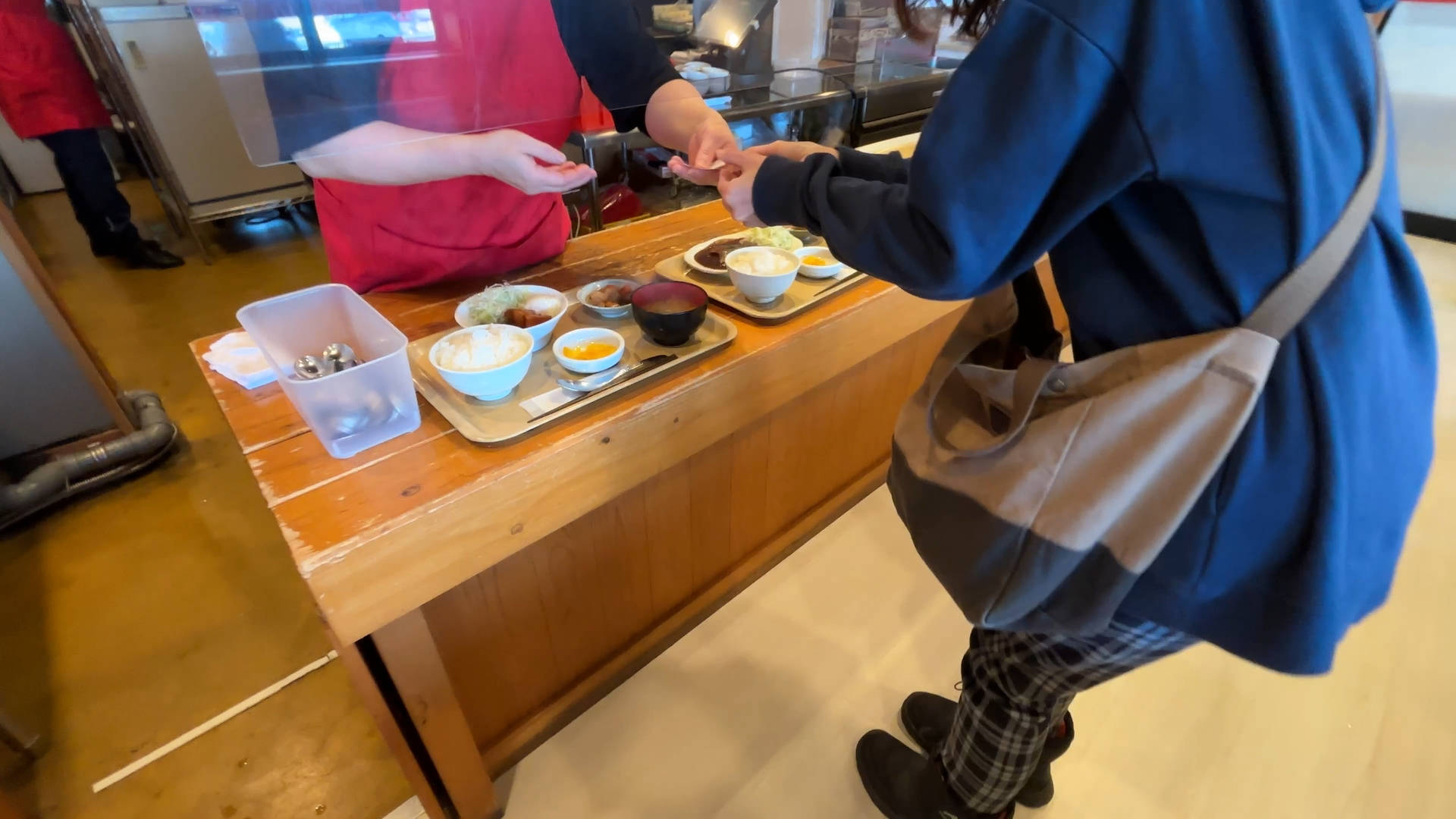 【軽バン車中泊20】魚沼産(北魚沼産?)と南魚沼産コシヒカリの食べ比べで道の駅南魚沼で車中泊