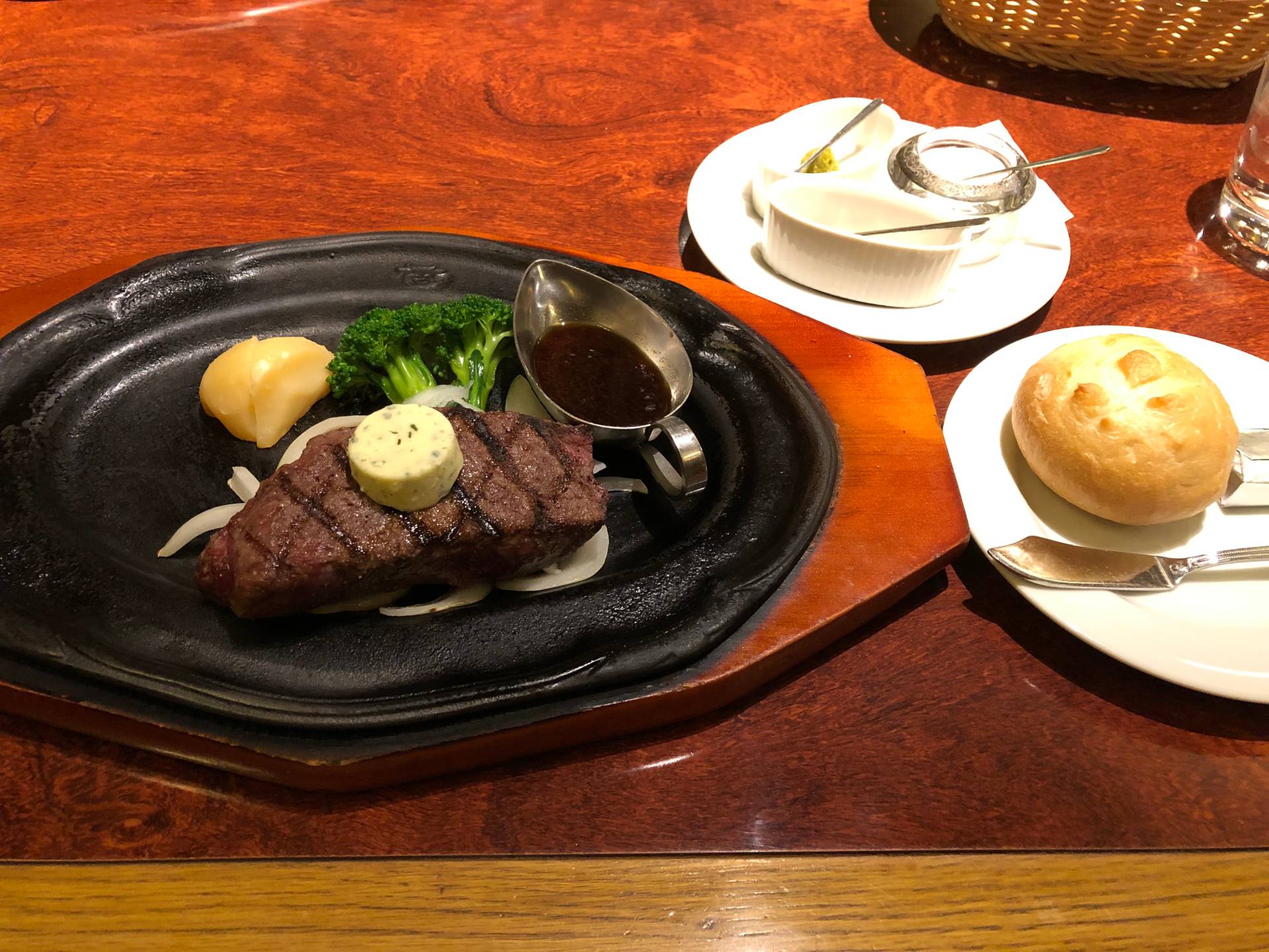 【Food and Drink】肉の万世ステーキハウス