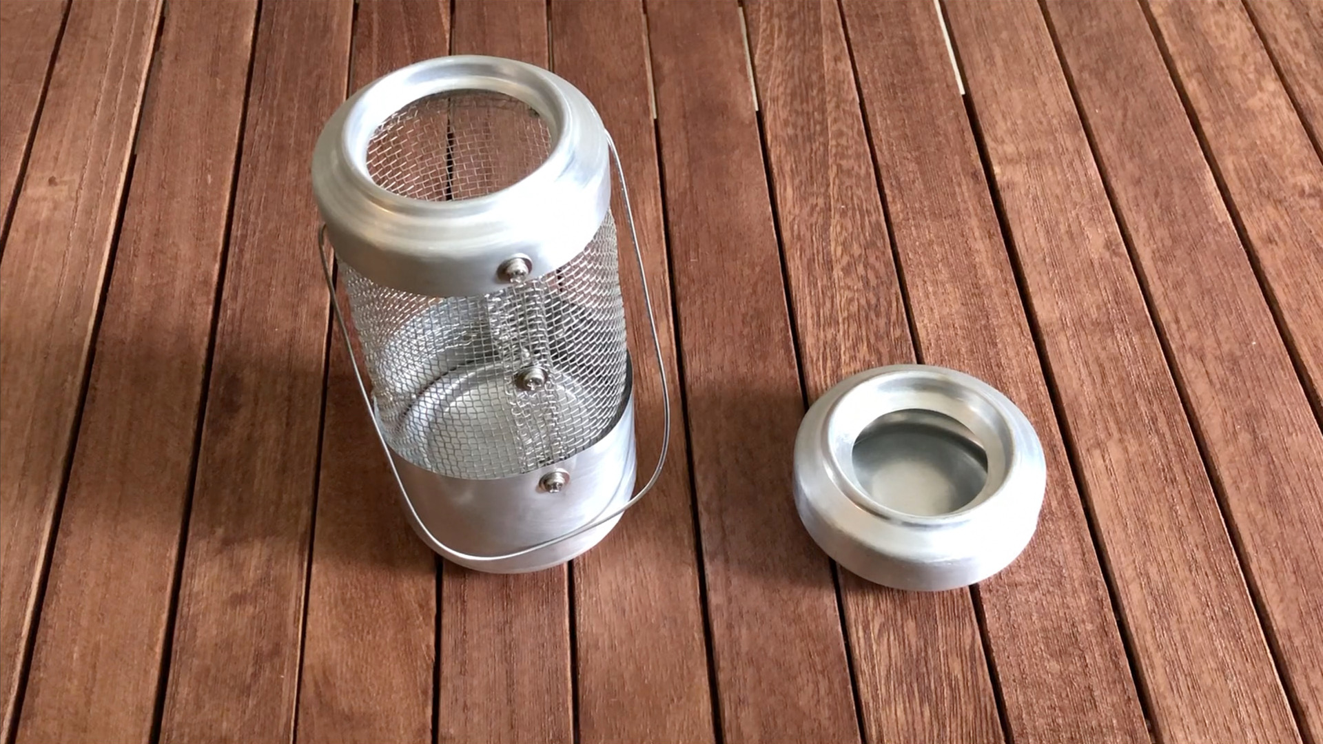【DIY】100均の三角コーナーと空き缶で自作ランタン