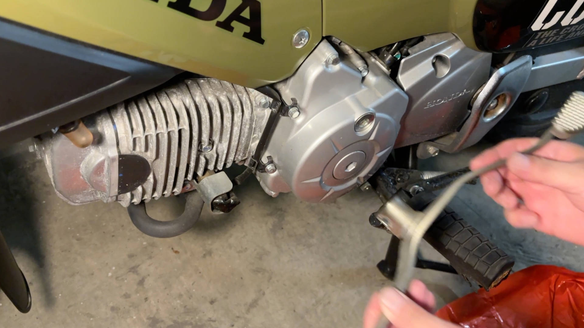 【原付二種】JA45クロスカブのチェンジペダルをエンデュランスのチェンジペダルに交換