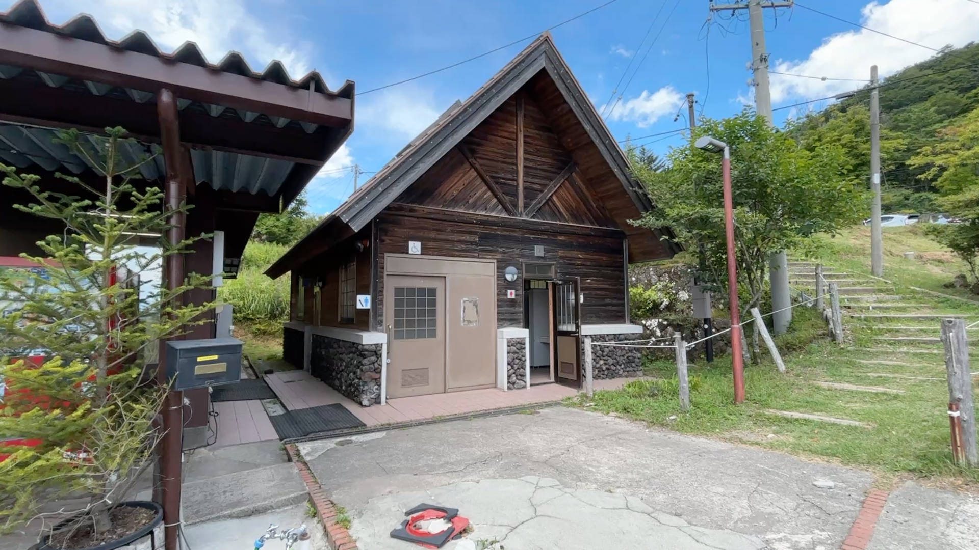 【軽バンキャンプ33】真夏の標高1,200mの高原にあるキャンプ場、荒船パノラマキャンプフィールドの区画サイトでキャンプ