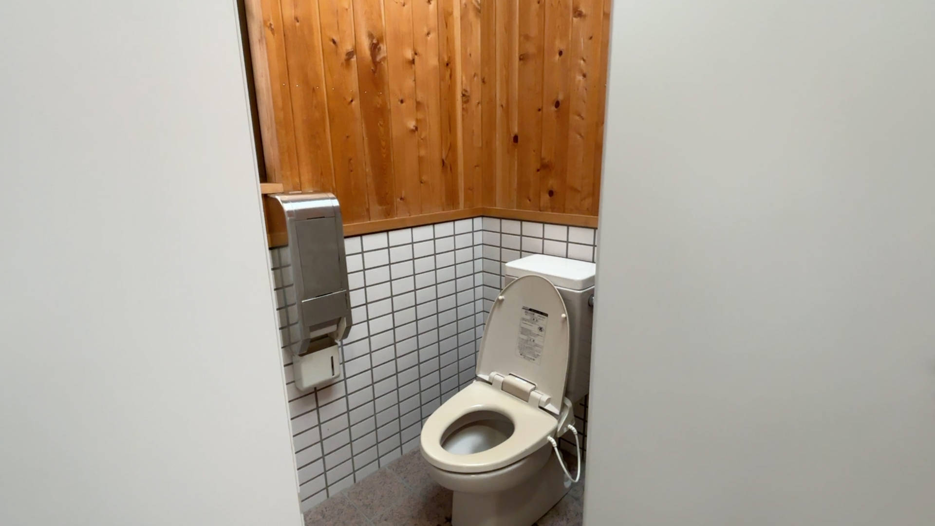 【軽バンキャンプ33】真夏の標高1,200mの高原にあるキャンプ場、荒船パノラマキャンプフィールドの区画サイトでキャンプ