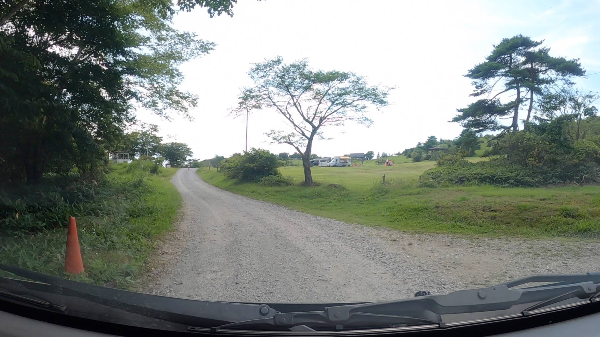 【軽バンキャンプ33】真夏の標高1,200mの高原にあるキャンプ場、荒船パノラマキャンプフィールドの区画サイトでキャンプ