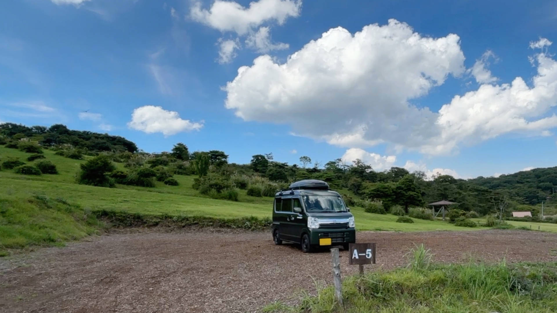 【軽バンキャンプ33】真夏の標高1,200mの高原にあるキャンプ場、荒船パノラマキャンプフィールドの区画サイトでキャンプ