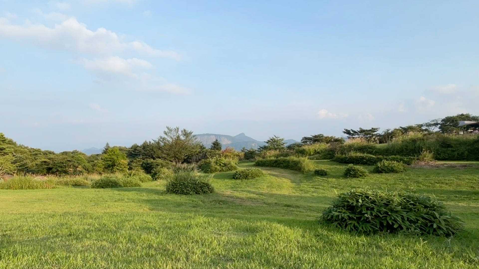 【軽バンキャンプ33】真夏の標高1,200mの高原にあるキャンプ場、荒船パノラマキャンプフィールドの区画サイトでキャンプ