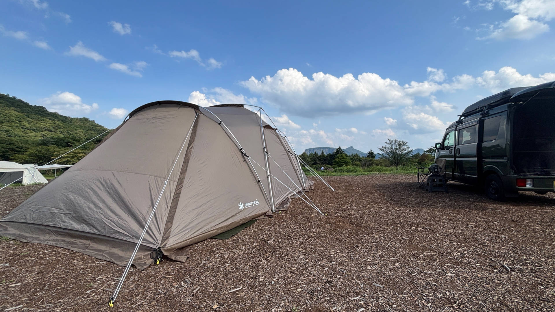 【軽バンキャンプ33】真夏の標高1,200mの高原にあるキャンプ場、荒船パノラマキャンプフィールドの区画サイトでキャンプ