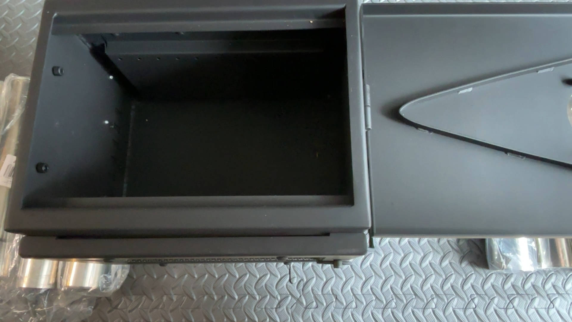 【キャンプギア】小型薪ストーブユーザー必見！市販薪をカットする最強アイテムを買ってみた