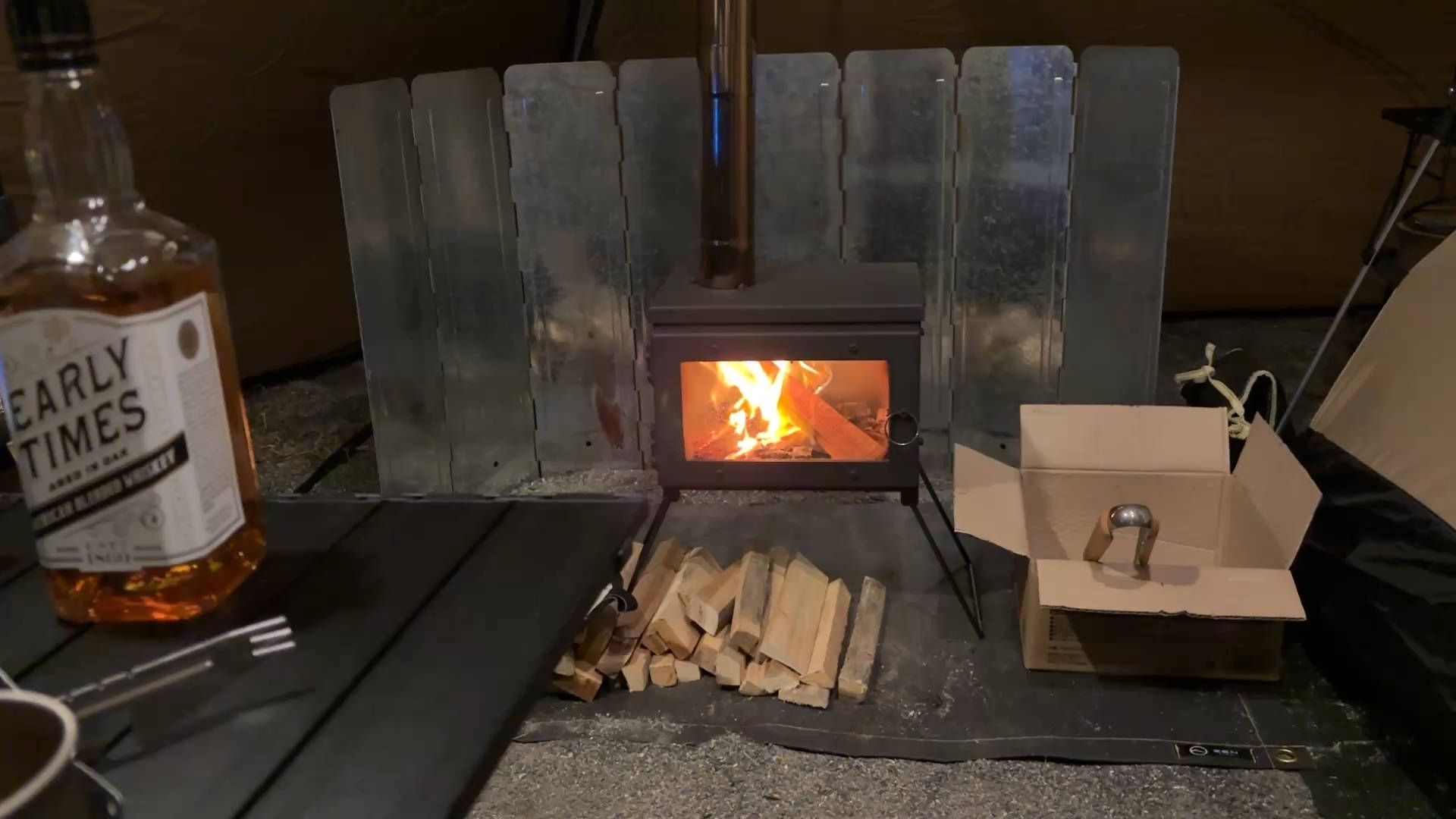 【キャンプギア】小型薪ストーブユーザー必見！市販薪をカットする最強アイテムを買ってみた