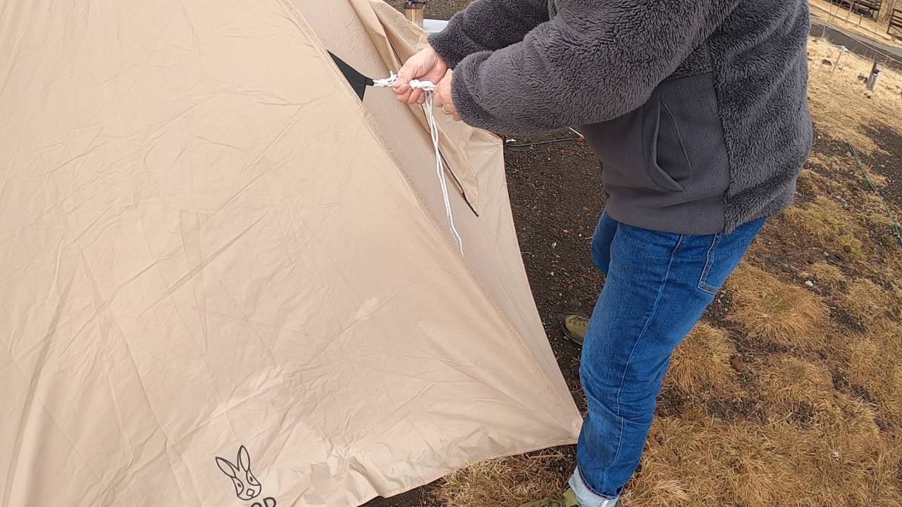 【ロープワーク】テントの張り綱をチェーンノットで格好良くまとめてみた