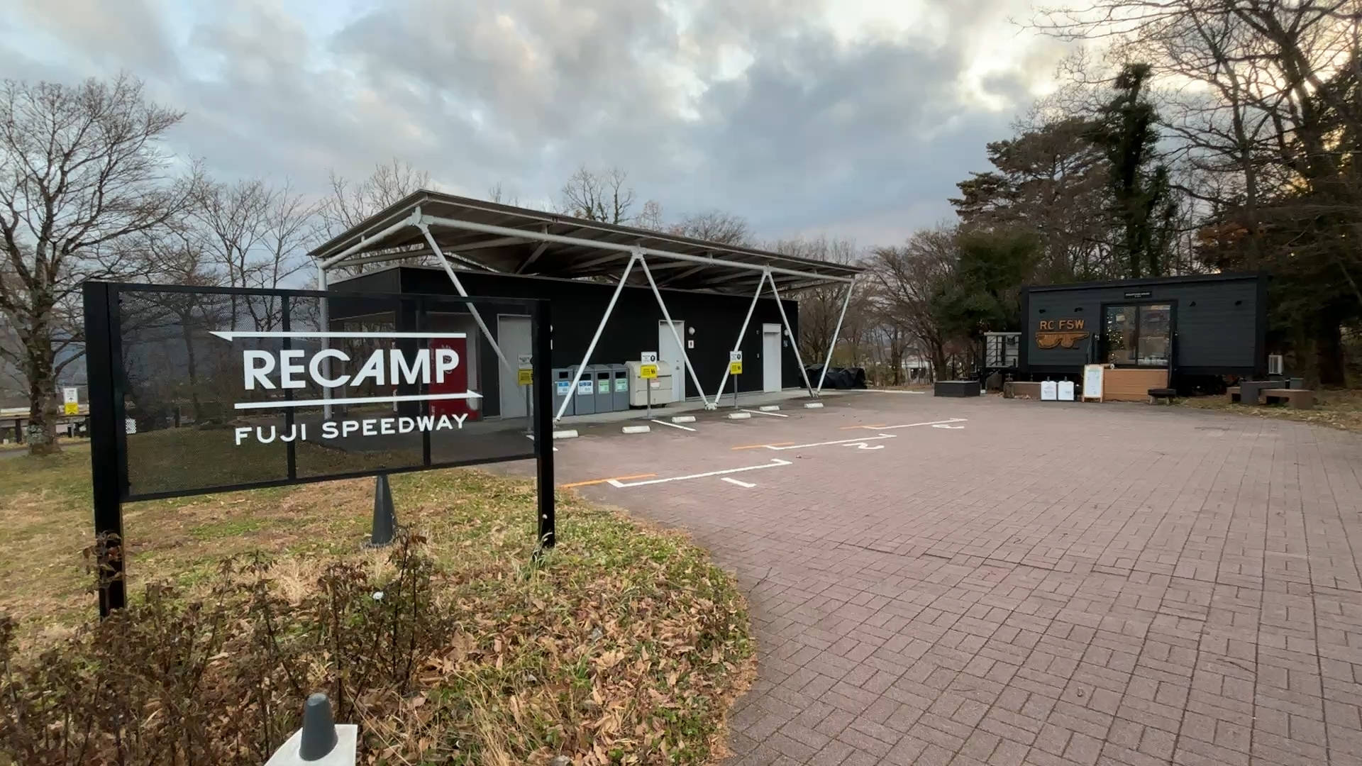 【軽バンキャンプ38】昼は爆音、夜は静寂。富士スピードウェイで2泊キャンプしてみた