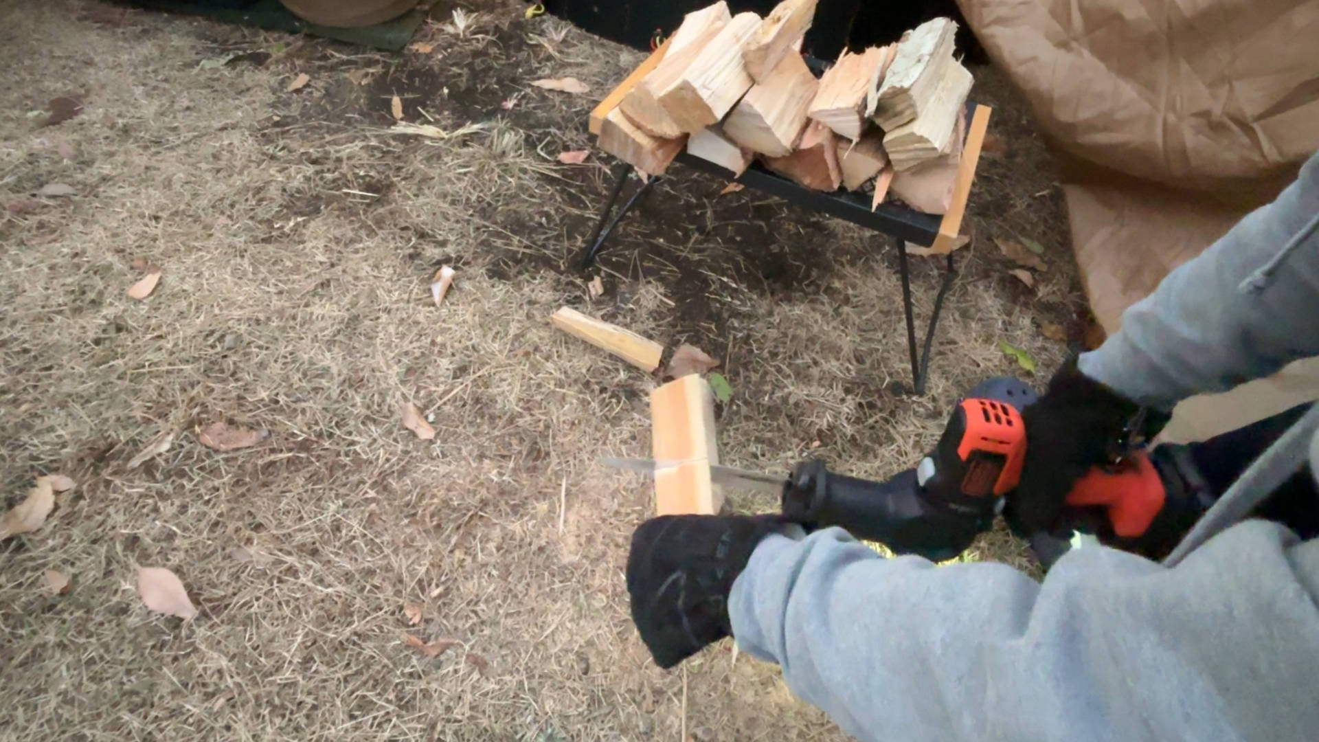 【軽バンキャンプ38】昼は爆音、夜は静寂。富士スピードウェイで2泊キャンプしてみた