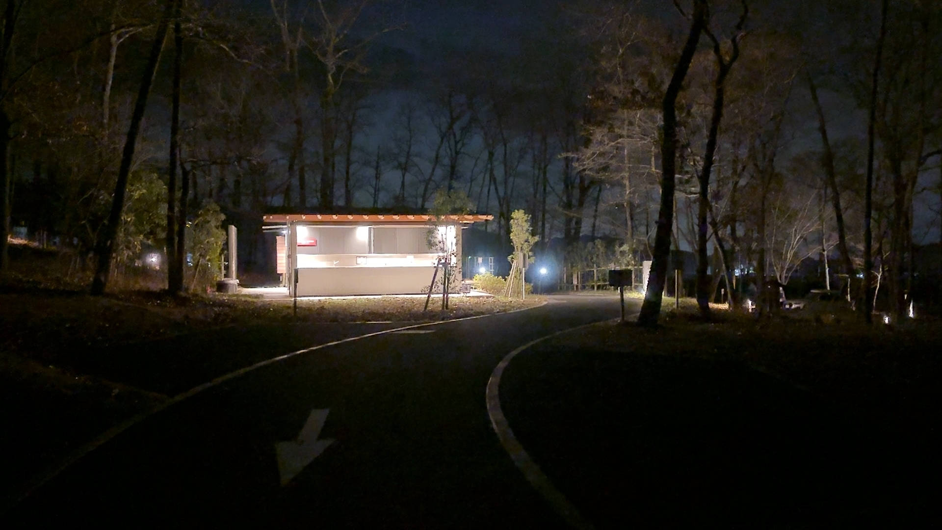 【軽バンキャンプ38】昼は爆音、夜は静寂。富士スピードウェイで2泊キャンプしてみた