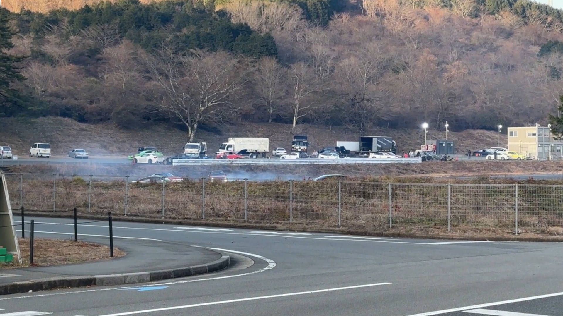 【軽バンキャンプ38】昼は爆音、夜は静寂。富士スピードウェイで2泊キャンプしてみた