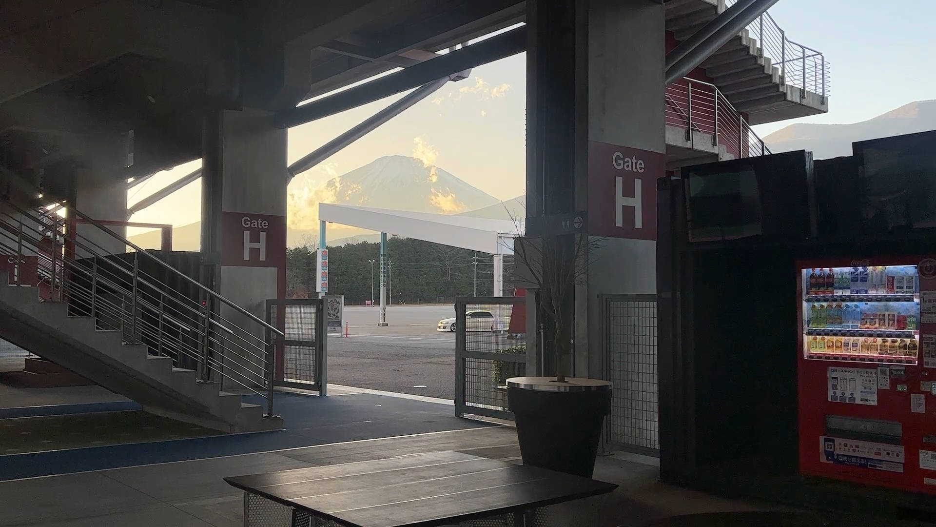 【軽バンキャンプ38】昼は爆音、夜は静寂。富士スピードウェイで2泊キャンプしてみた