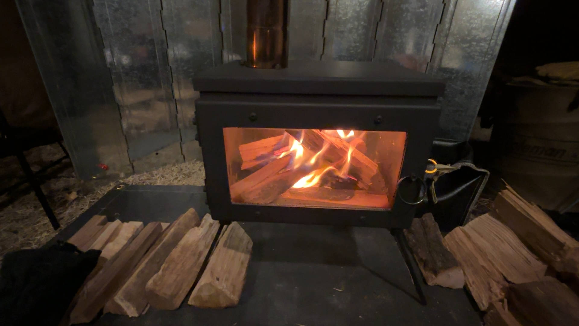 【軽バンキャンプ38】昼は爆音、夜は静寂。富士スピードウェイで2泊キャンプしてみた