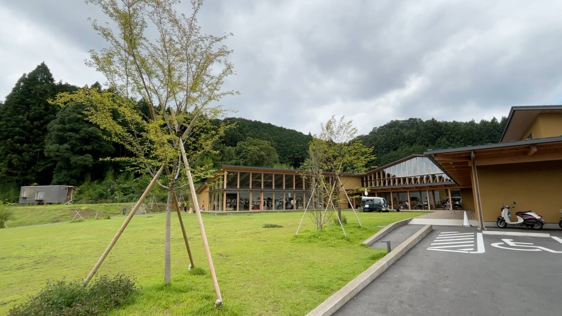 【軽バンキャンプ32】台風接近中のスノーピーク鹿沼キャンプフィールド&スパでキャンプ