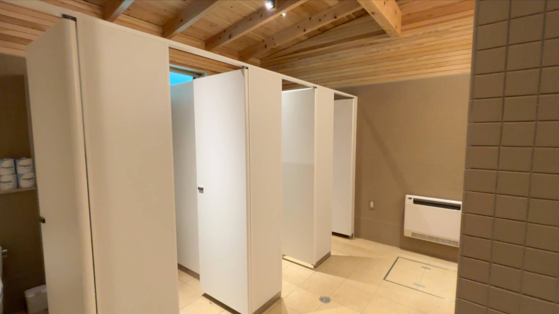 【軽バンキャンプ32】台風接近中のスノーピーク鹿沼キャンプフィールド&スパでキャンプ