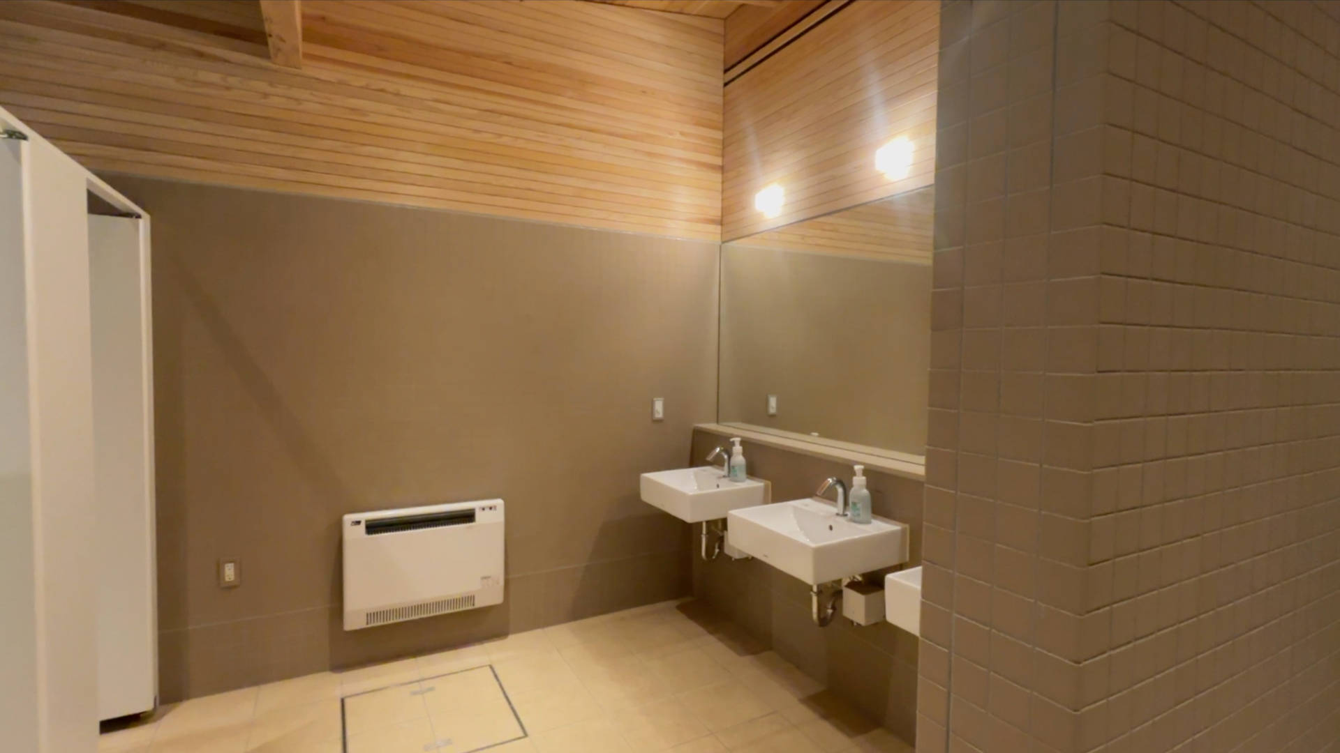 【軽バンキャンプ32】台風接近中のスノーピーク鹿沼キャンプフィールド&スパでキャンプ